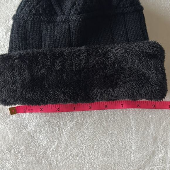 Black faux fur trim beanie hat - Picture 3 of 4